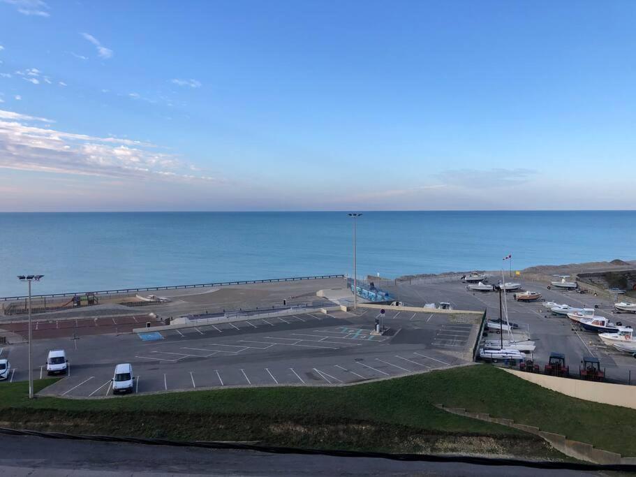 Pleine Face Mer Et Plage Ault Exteriér fotografie